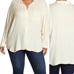 Melrose and Market light pink button down linen shirt pocket size large in Women